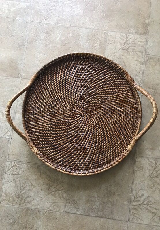 Pampered Chef Woven Selections Round Wicker Rattan Handled 17 Pampered Chef Woven Selections Round Wicker Rattan Handled 17 Inch Serving Tray For In Louisville Ky Offerup