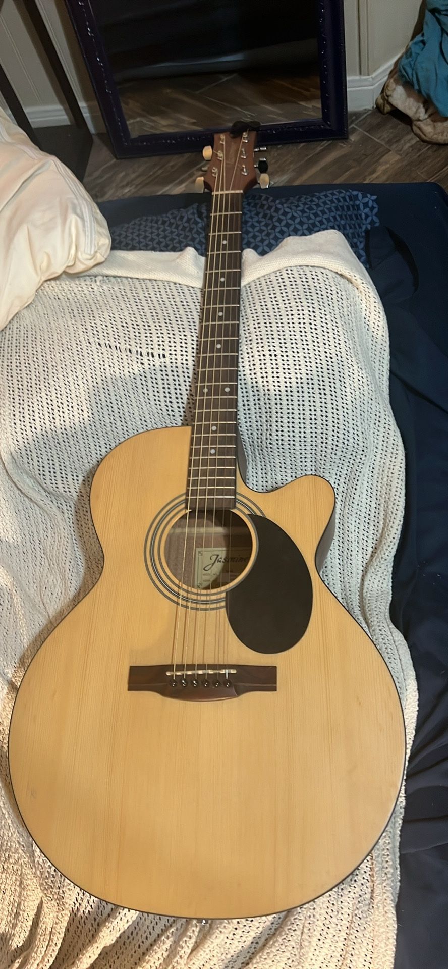 Jasmine Guitar