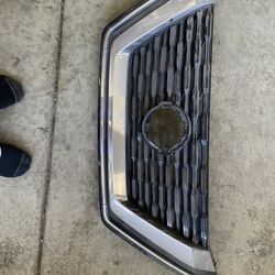 Grill Nissan Rogue 
