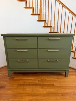 Solid Wood 6 Drawer Dresser - Free Delivery
