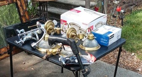 House Lights And Faucets 