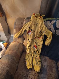 Pokémon Pikachu Kids One-Piece Pajamas Size 4/5
