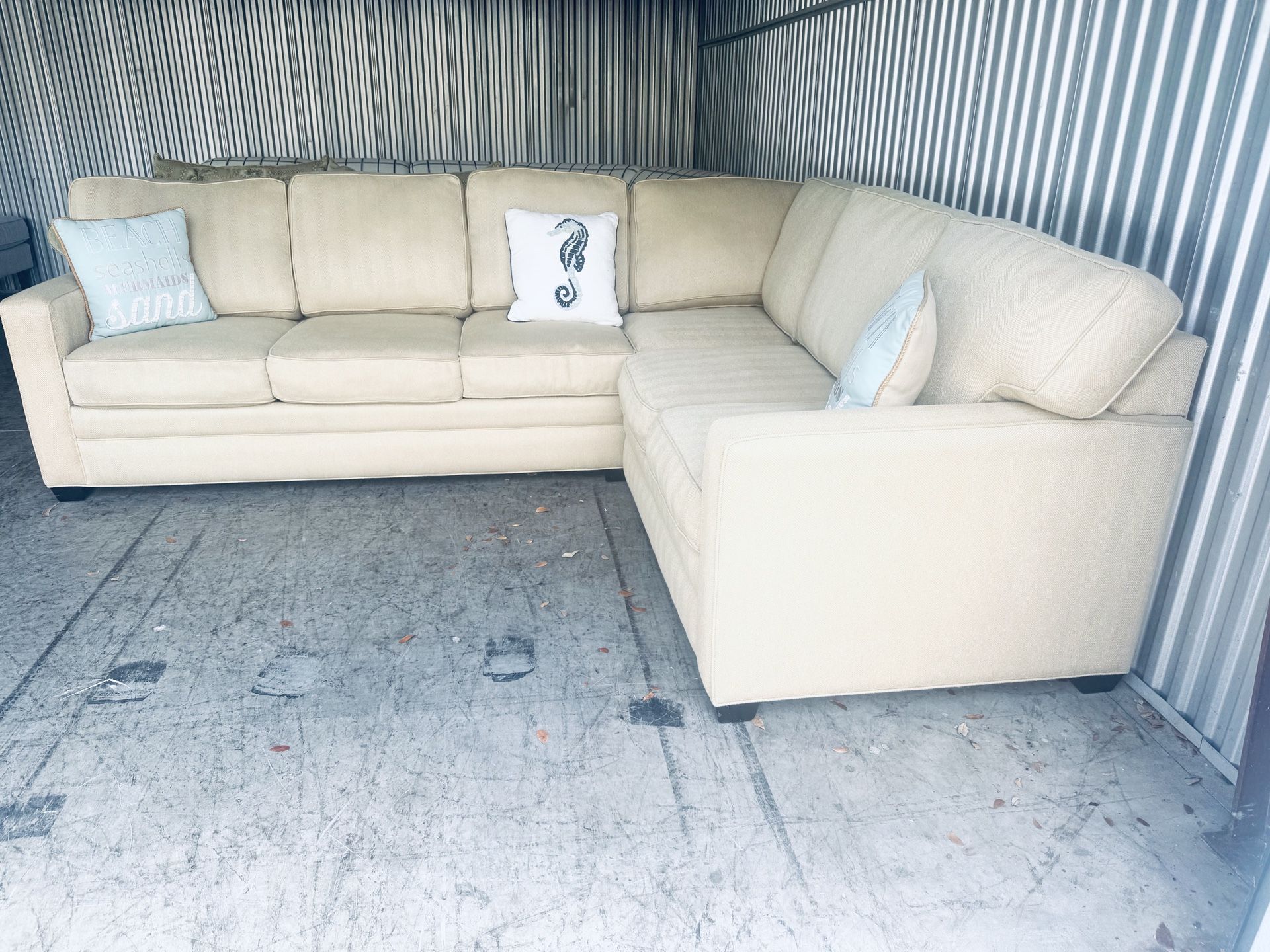 Stunning Pristine High End Robb & Stucky Coastal Queen Sleeper Sectional Sofa(Mattress Never Used)
