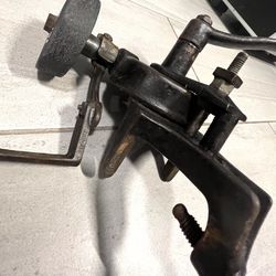 KNIFE SHARPENER ANTIQUE VINTAGE 