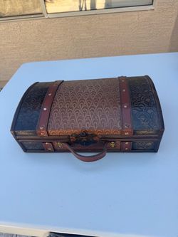 Decorative plant shelf suitcases