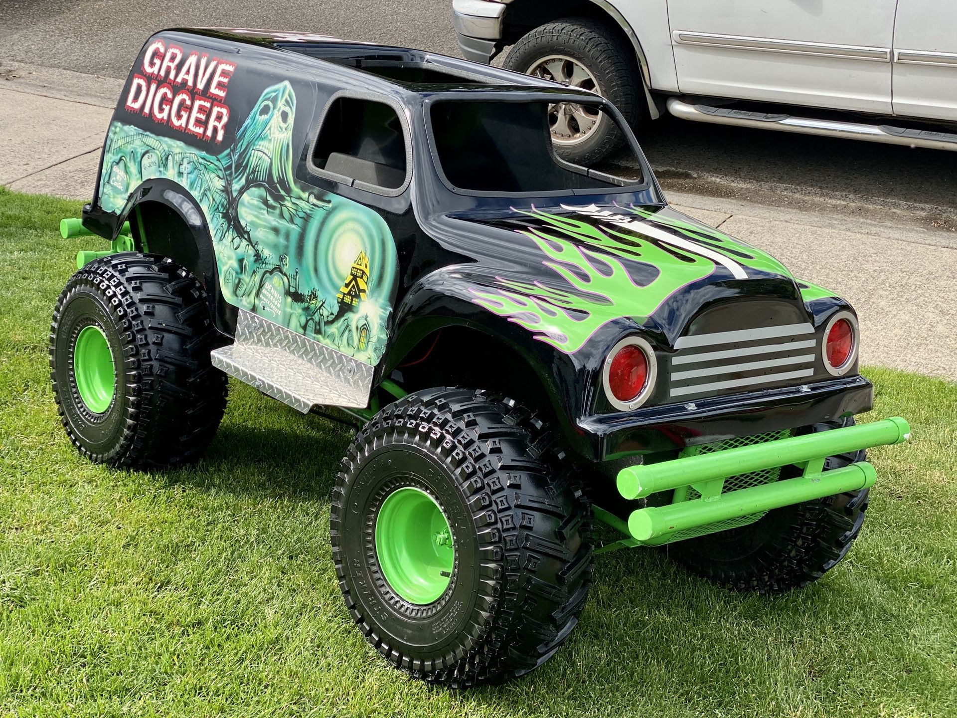 Real Grave Digger Mini Monster Truck Kart for Sale in Vancouver, WA