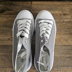 Girls Size 5 Grey Converse Look A Like