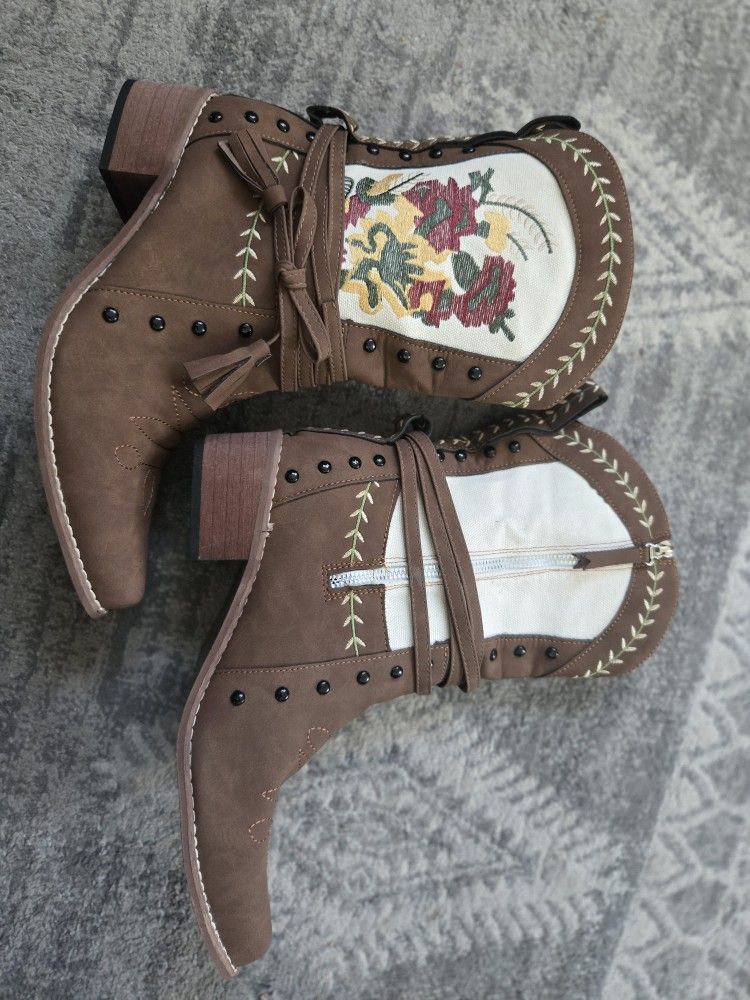 Cowgirl Princess Embroidered Boots
