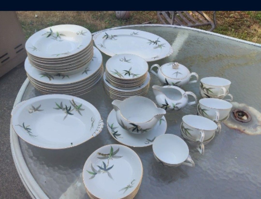 1950's Narumi China Set Spring Bamboo Collection 24k Gold Trim 44 Pieces $230 OBO