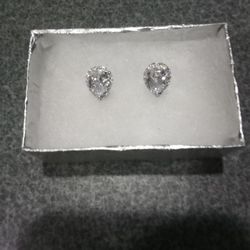 Teardrop Earrings! BUY W/ CLOVER NECKLACE, ONLY $75