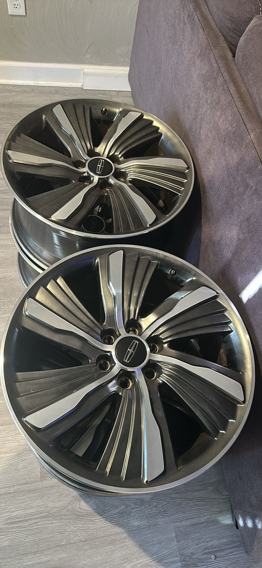 22 Inch Lincoln Navigator Rims (6x135) for Sale in Chesapeake, VA - OfferUp