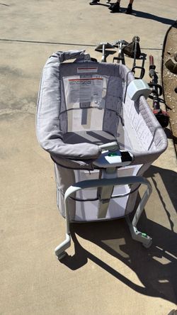 Ingenuity Baby Bassinet with Wheels and Vibration Unit