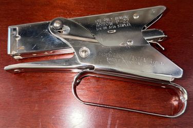 Arrow P22 Heavy Duty Plier Type Stapler