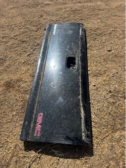 GMC sierra tailgate