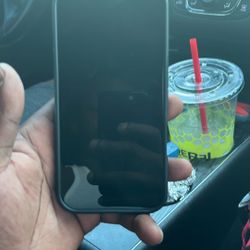 iPhone 16 600