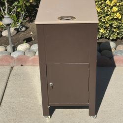 Filing Cabinet With Key