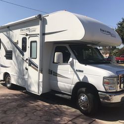 2015 Ford E350 Freedom Elite 