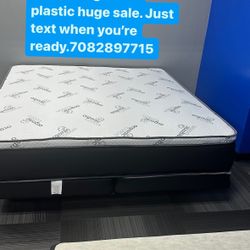 Mattress set Cash or in delivery free delivery. Just call when you’re ready. 708-289-7715 huge sale.