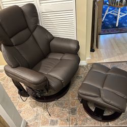 HOMCOM Brown Reclining Swivel Massage Chair