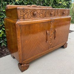 Vintage Art Deco Oak Sideboard/ Buffet/Credenza