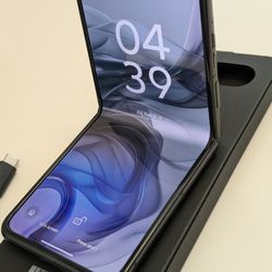 Moto RAZR 2024 256GB Unlocked