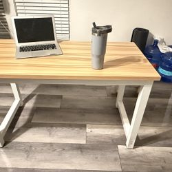 Desk/Esxritorio 