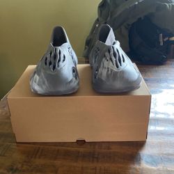 ADIDAS YEEZY FOAM RNR MX GRANITE SIZE 9