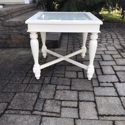 Broyhill End Table / Coffee Table