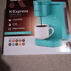 Keurig K-Express Essentials Tropical Blue Single-Serve K-Cup Pod Coffee Maker W/Box 