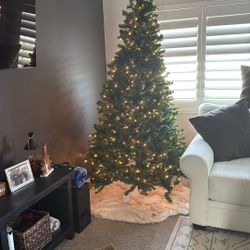 7’ Foot Pre-lit Tree