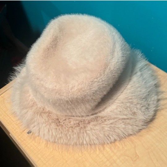 NEW! Bucket Hat FAUX MINK CREAM FAUX MINK