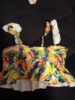 Tropical Print Ruffle Crop Top