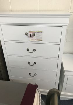 New in the Box White Chest!! READ AD!