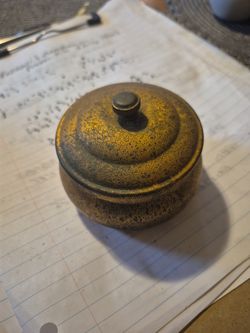 Pozzoni's antique complexion powder tin