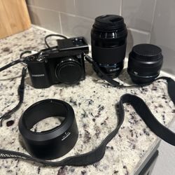 Samsung NX1000 Camera w/lenses
