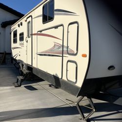 2015 29FT outback double slide out very nice condition