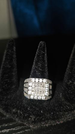 MENS RING VVS MOISSANITE