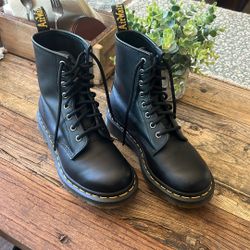 Dr. Martens 1460 Leather Boot 