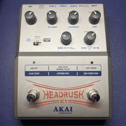 Akai Headrush E1 Delay / Looper 