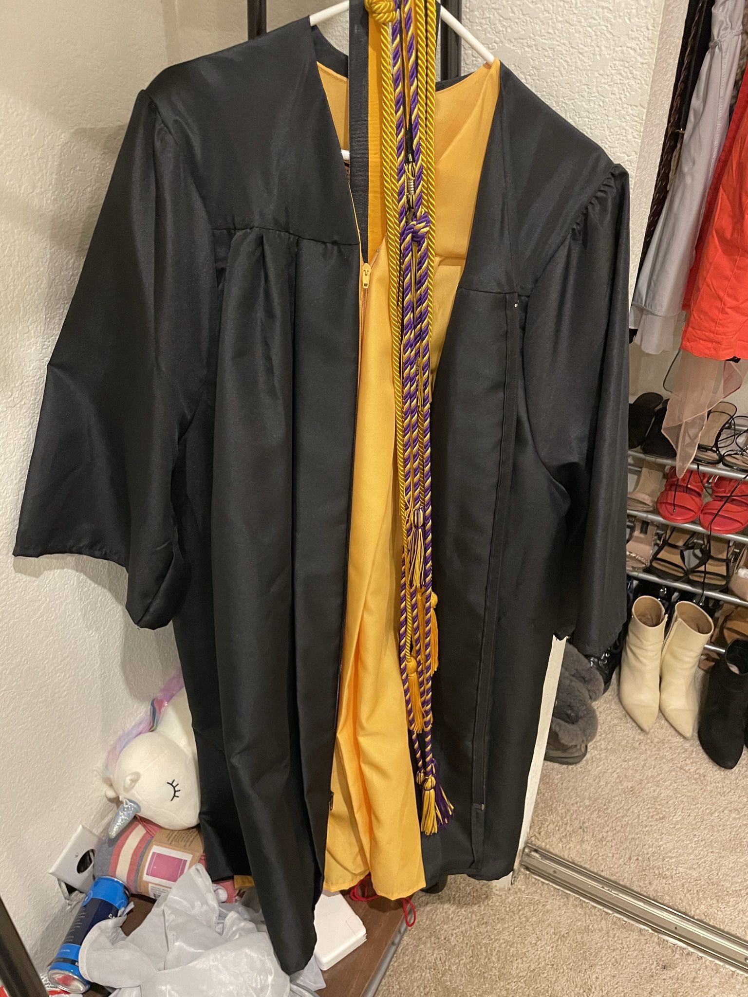 1 Graduation Gown size small with caps