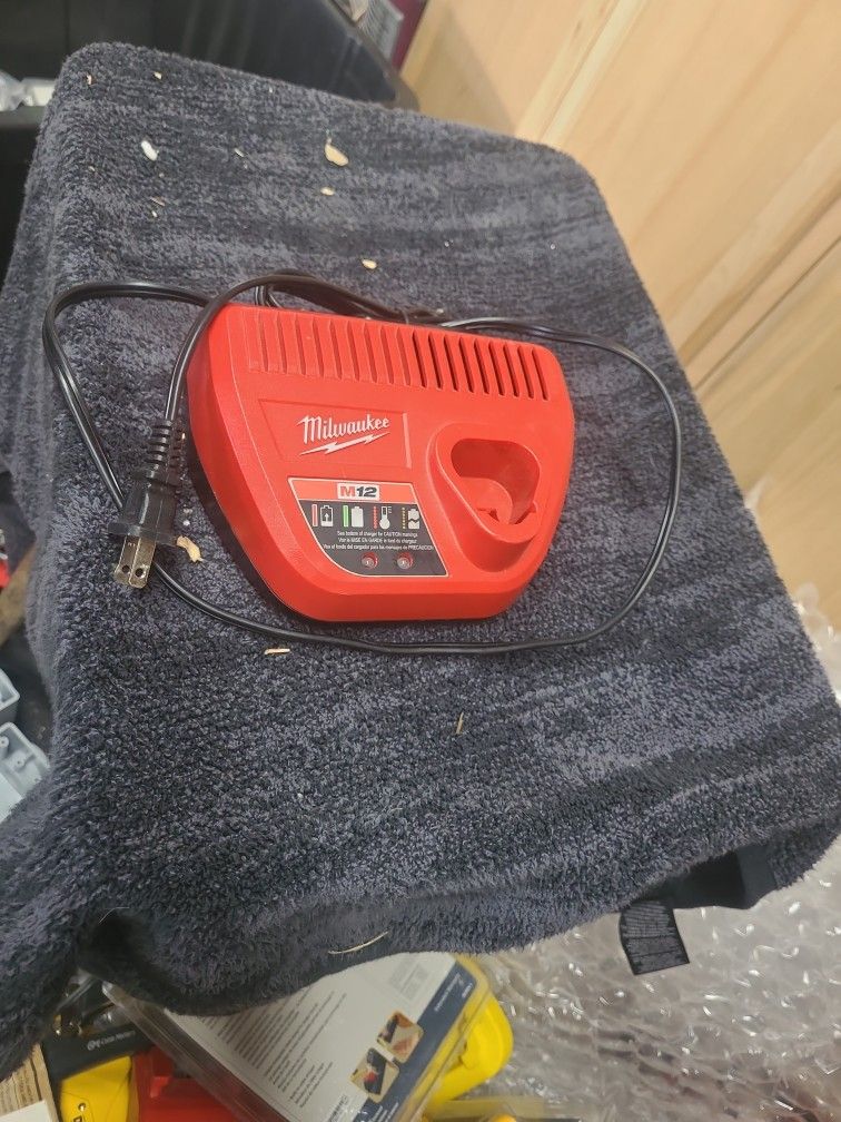 Milwaukee 12v Charger Tested Like New