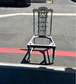 4 wood chairs DIY project