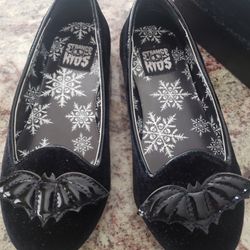Bat Black Flats 
