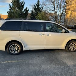 2016 Toyota Sienna