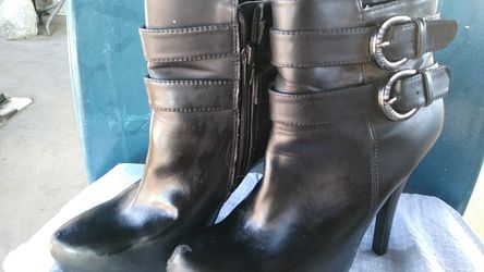 Women black dress boots size 6.5M