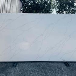 QUARTZ STONE SLABS SUPER JUMBO IN CALACATTA WAVE 📏Each slabs cover  75.7 sq.ft, Thickness 3 cm 🔥Price $1049 per Slab🔥 