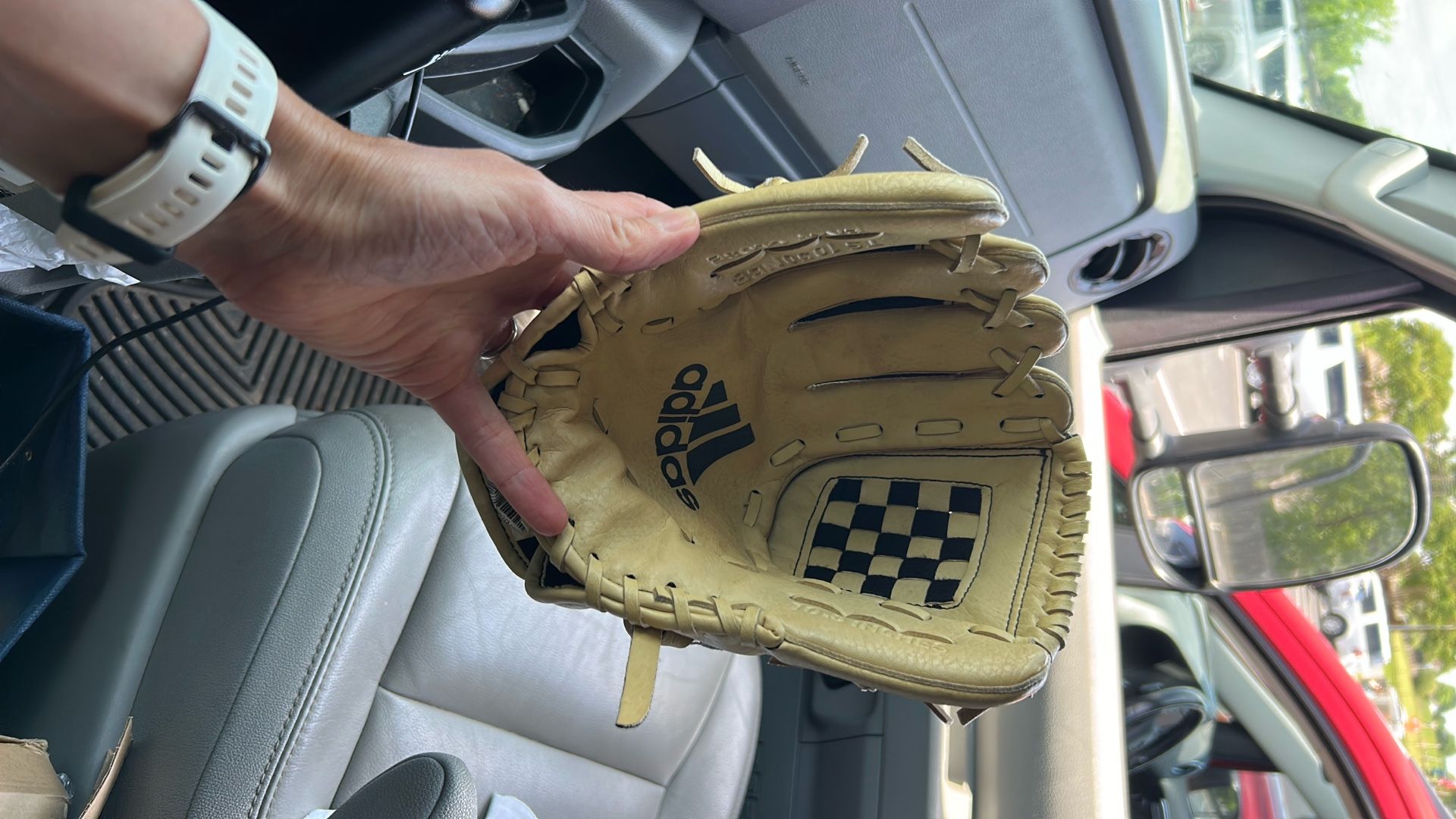 Lefty Leather Youth Glove