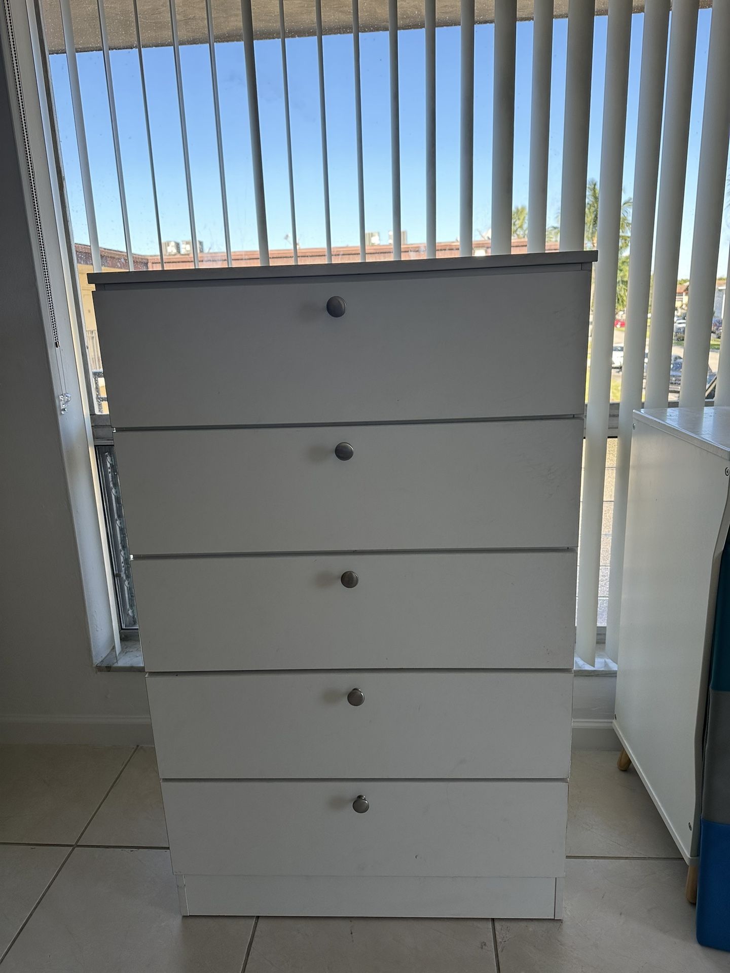 5 Drawer White Dresser