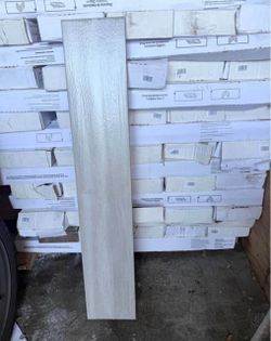 Glazed ceramic tile $20 each box of 6 pieces(84 boxes left, 1.63 sf for box )Azulejo de cerámica esmaltada $20 cada caja.(84 cajas total 11.63 pies cu