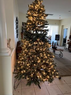7.5 ft Christmas tree